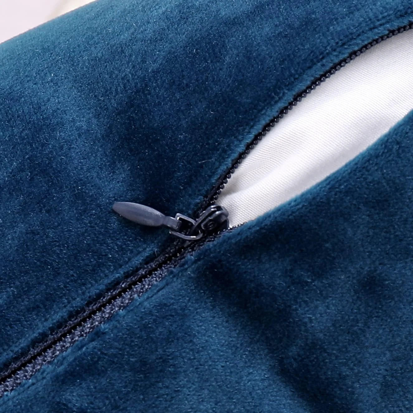 Velvet Throw Pillow Covers Set of 2 for Couch and Outdoor, 18x18 Inch, Blue